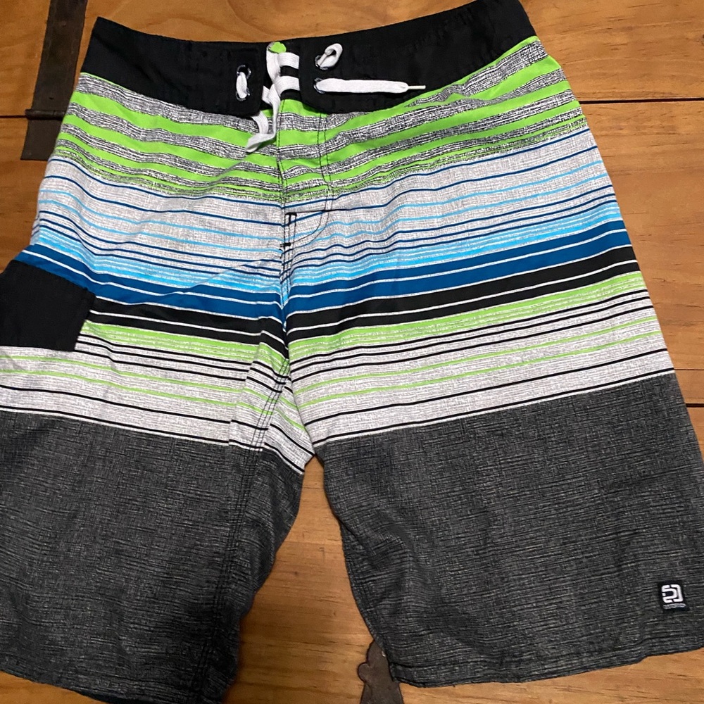Distortion stripe print board shorts, Sz 28